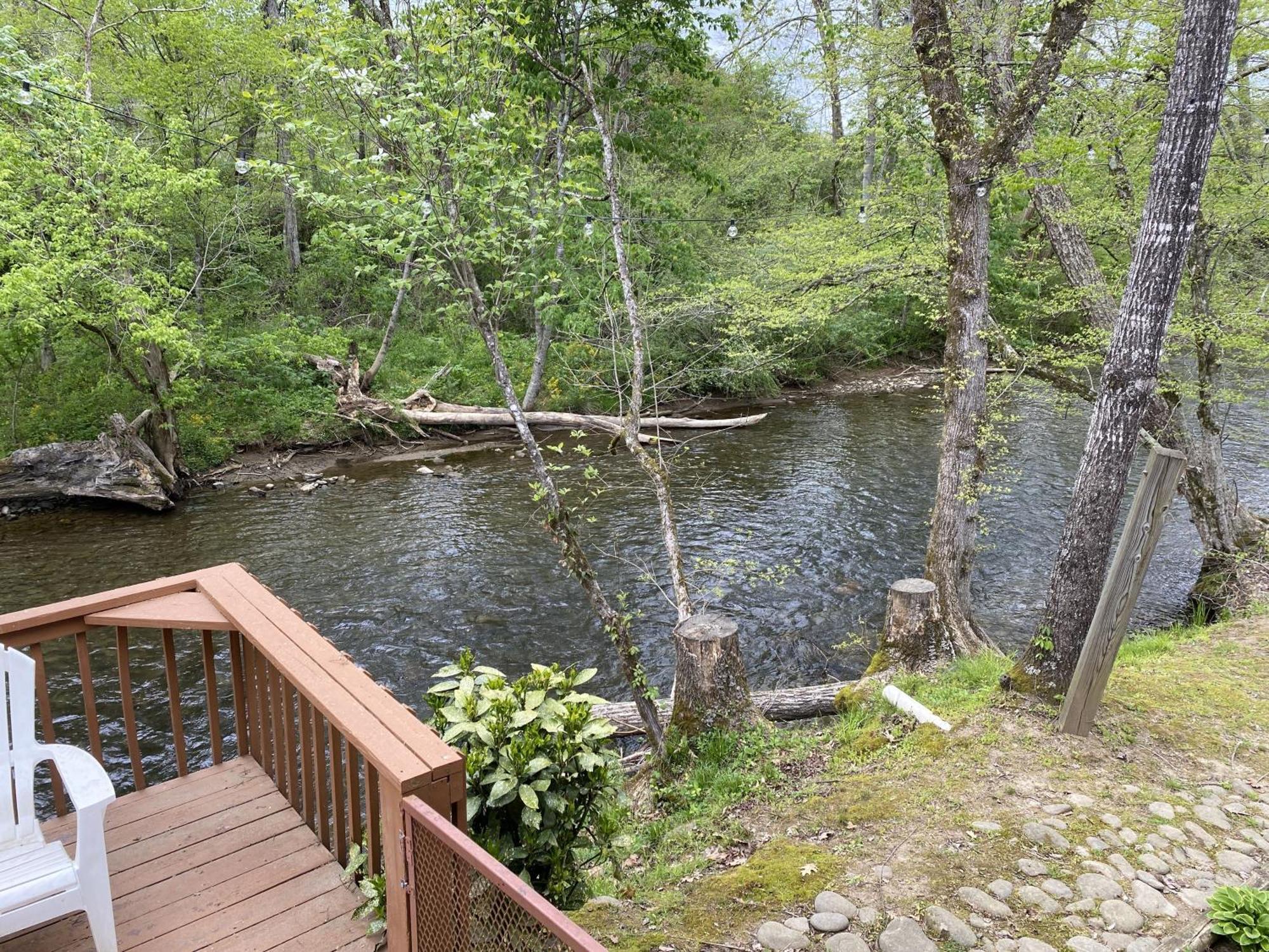 Gray'S Place On Cosby Creek - 2 Bedrooms, 2 Baths, Sleeps 6 Home Екстериор снимка